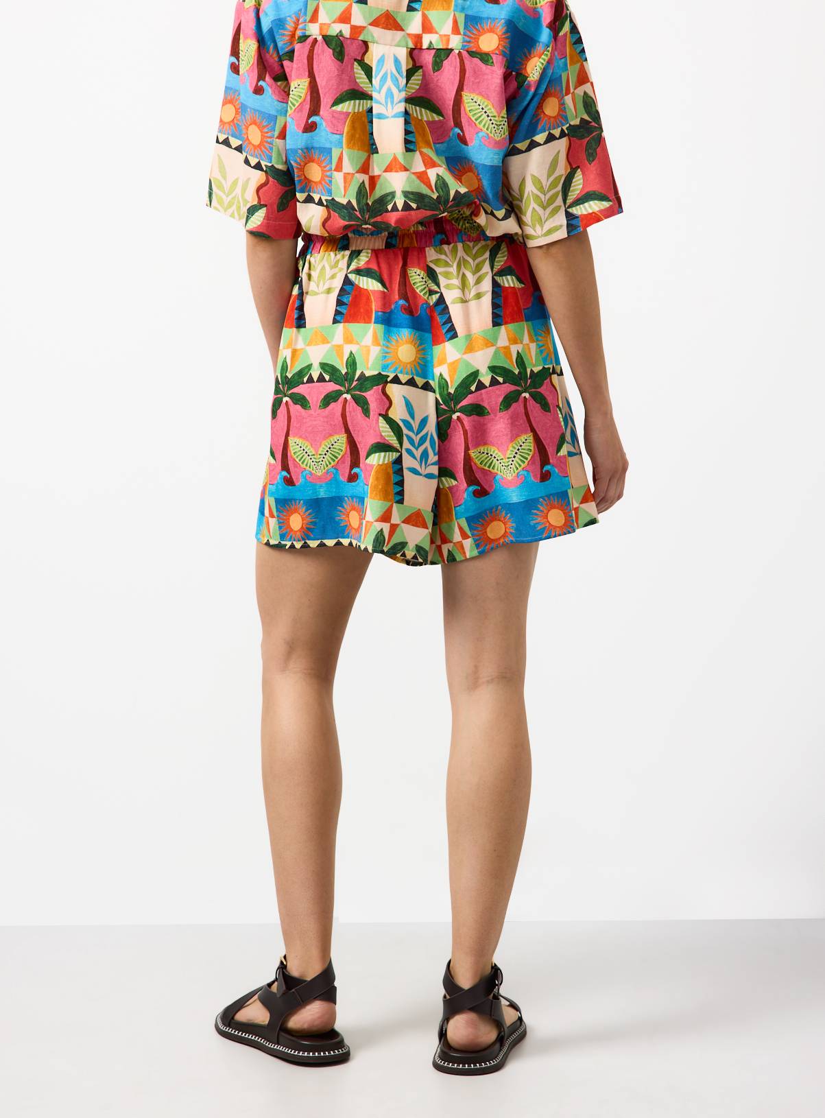 Beach Print Linen Blend Shorts 16 - Image 4